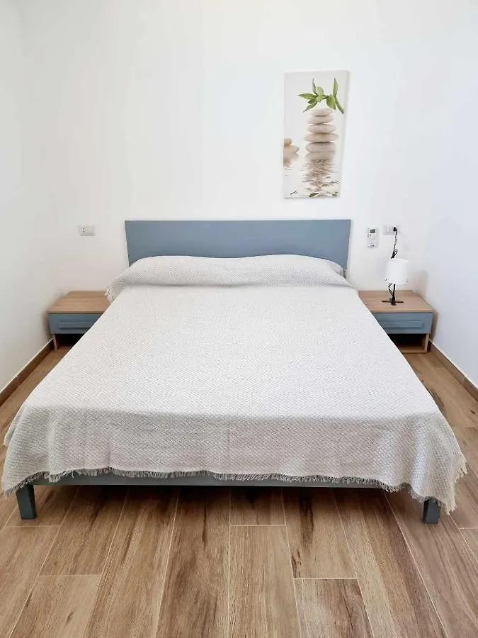 Hotel La Casa Di Enzo Tre Fontane Italia
